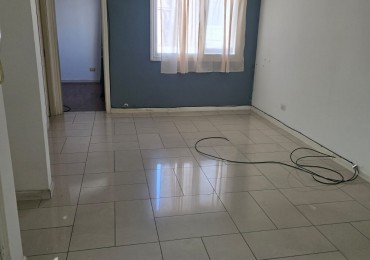 PH DE 2 AMBIENTES EN PRIMER PISO POR ESCALERA