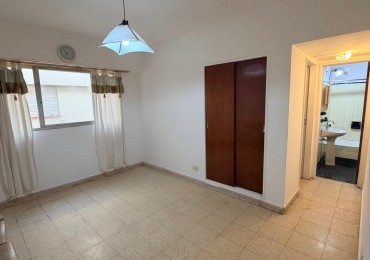 DEPARTAMENTO DE 2 AMBIENTES, INTERNO Y LUMINOSO EN ZONA PLAZA COLON