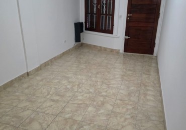 DEPARTAMENTO DE 2 AMBIENTES CON PATIO Y GARAGE