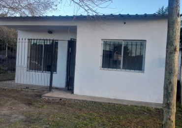 CASA DE TRES AMBIENTES CON PATIO Y COCHERA
