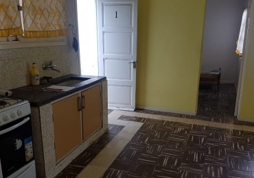 ALQUILER 24 MESES. PH POR PASILLO. TRES AMBIENTES CON PATIO. ELECTRICO