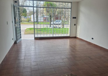 LOCAL SOBRE AVENIDA LIBERTAD AL 5200