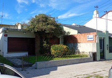 CASA DE 3 AMBIENTES MAS DEPTO AL FONDO EN LA PAMPA AL 2400