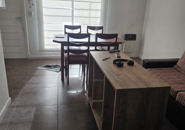MODERNO DUPLEX DE 3 AMBIENTES CON ENTRADA DE AUTO