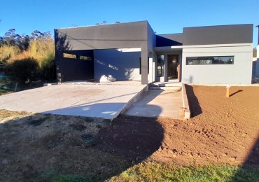 MODERNA CASA A TERMINAR EN COUNTRY COSTA DEL SOL, MAR CHIQUITA