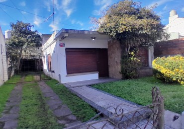 A RECICLAR: CASA DE 3 AMBIENTES MAS DEPTO AL FONDO EN LA PAMPA AL 2400